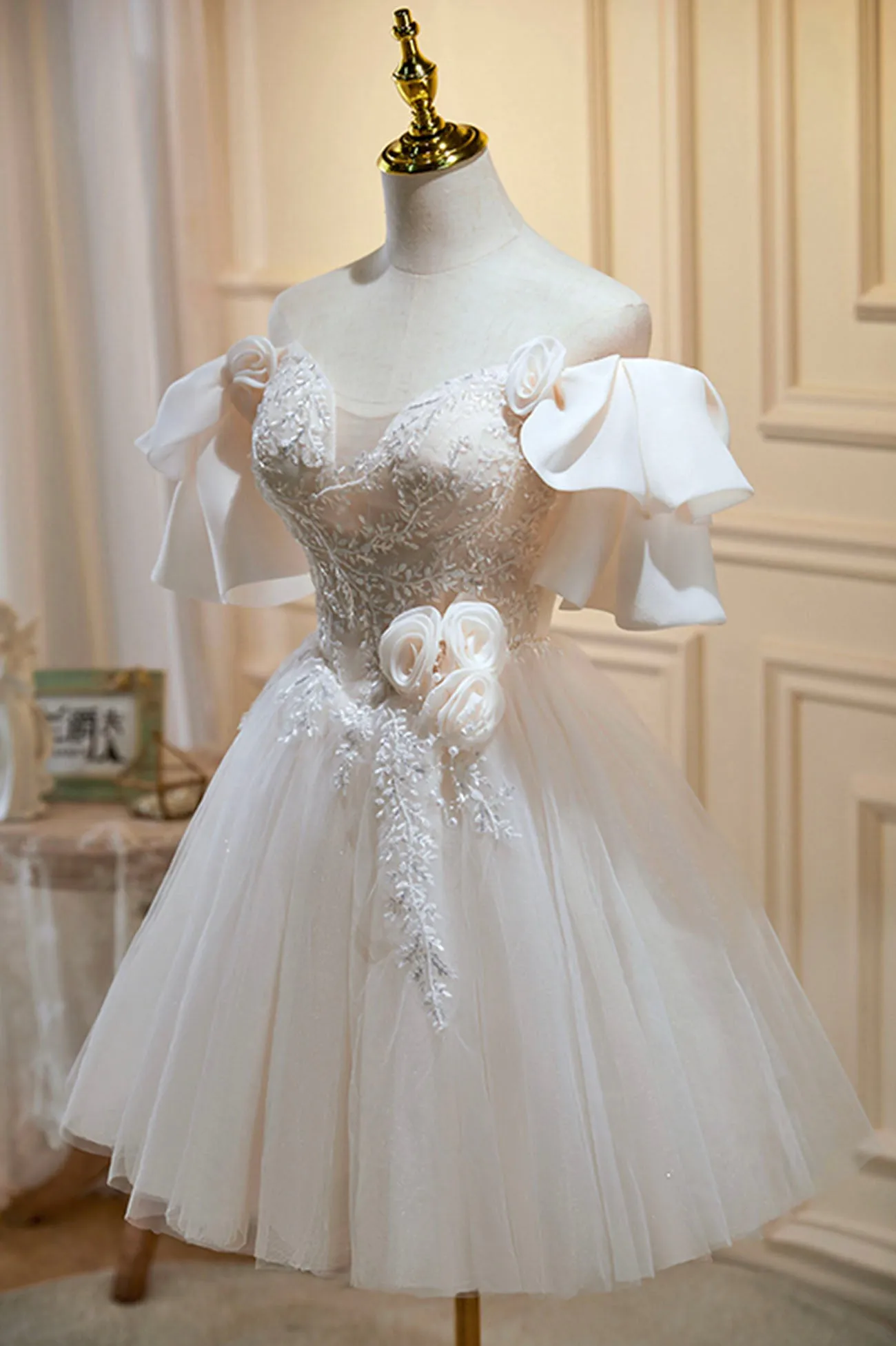 Champagne Spaghetti Strap Tulle Lace Short Prom Dress