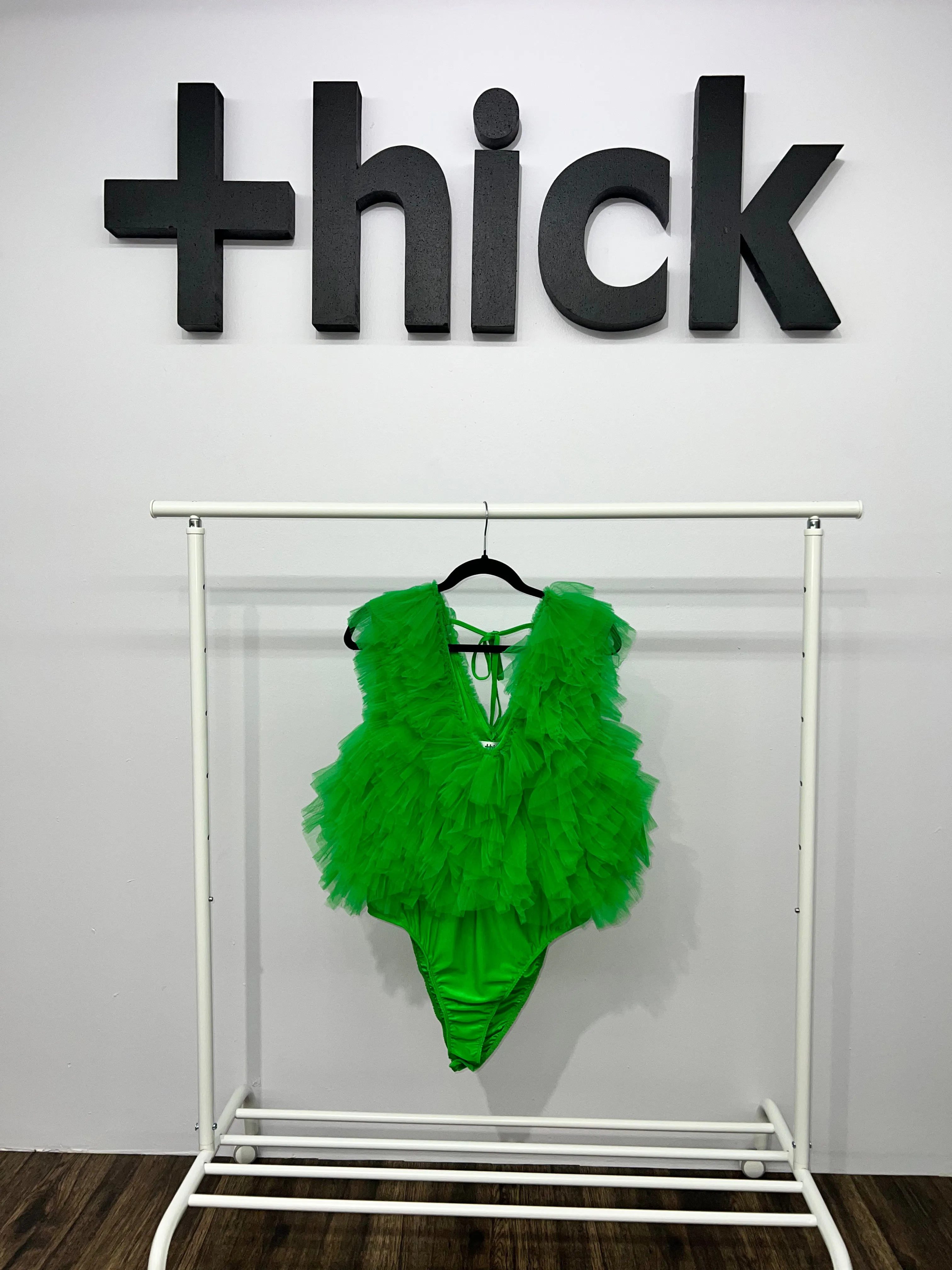 DEEP V-NECK SLEEVELESS RUFFLE BODYSUIT