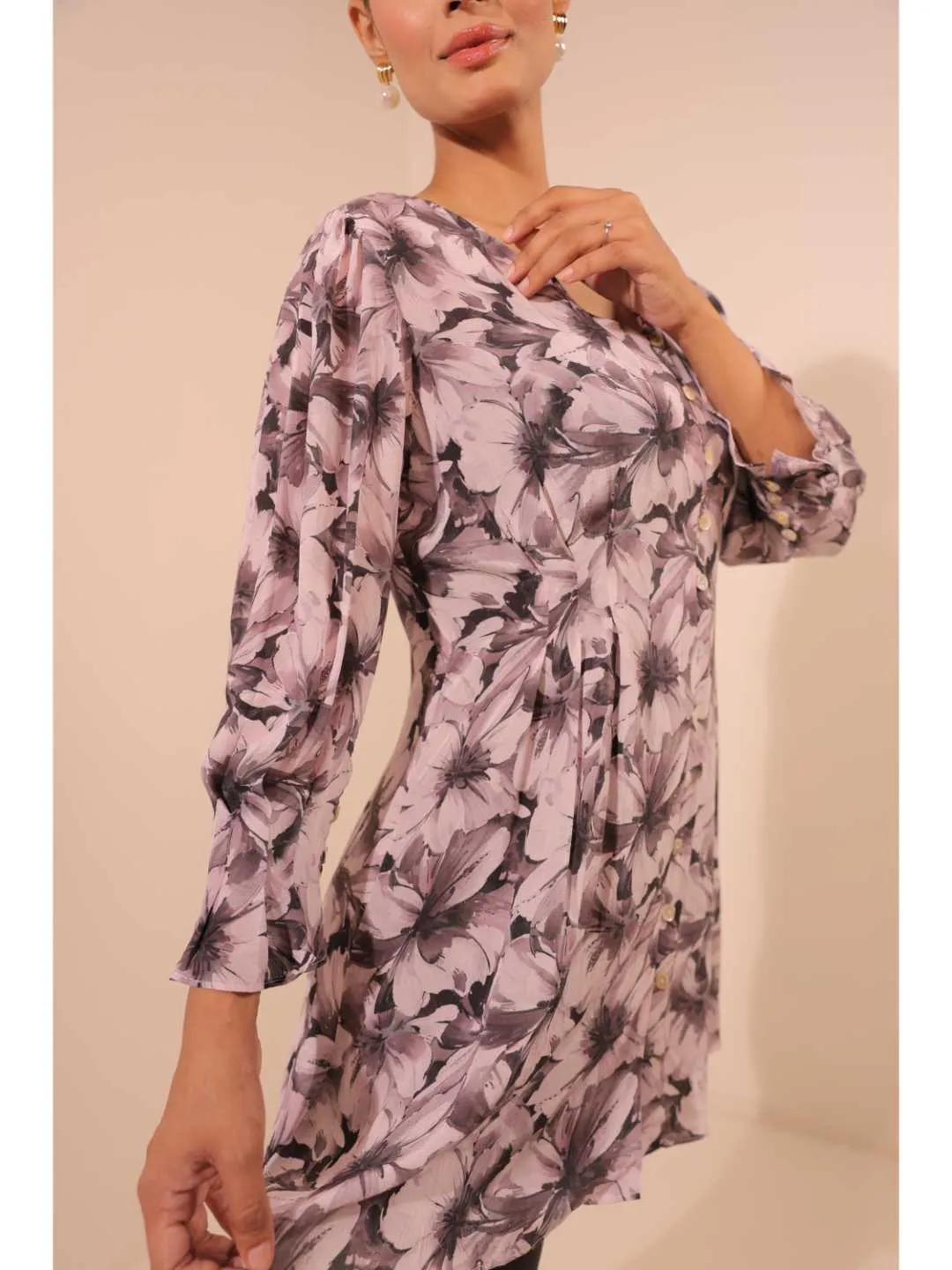 elegant natural crepe  abstract floral printed V Neck three dart button down top with fix puff sleeve. - White