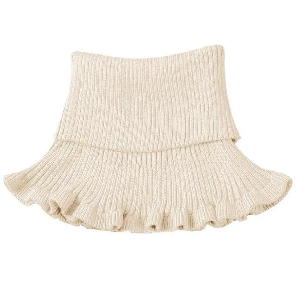 Knitted fake collar scarf with wooden ears