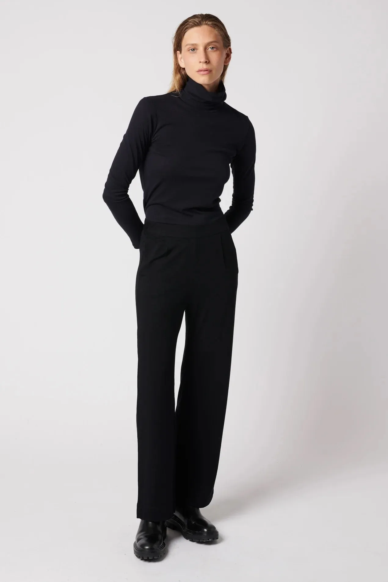 Majestic Soft Touch Long Sleeve Turtleneck CORE