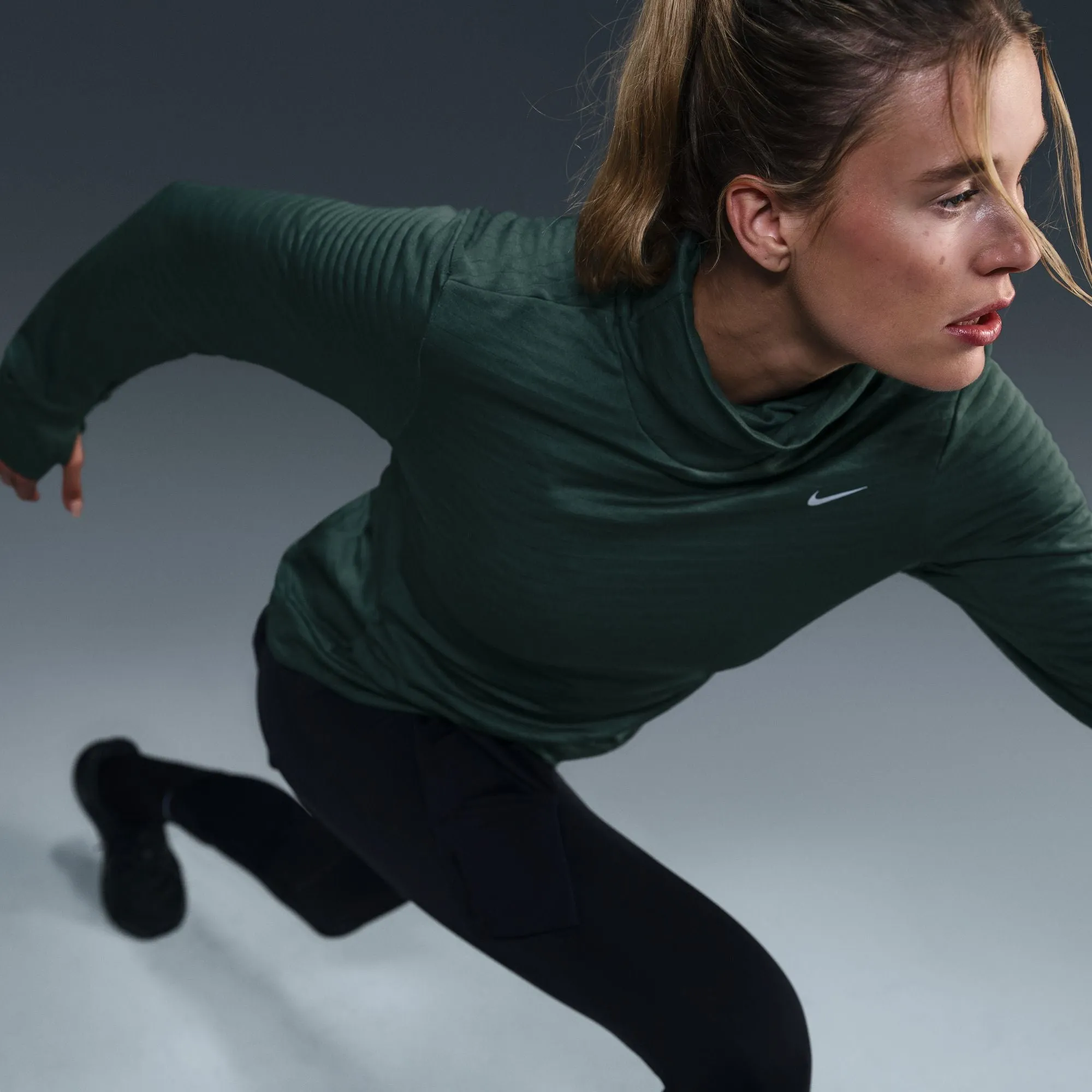 Nike Women's Therma-FIT Swift Element Turtleneck