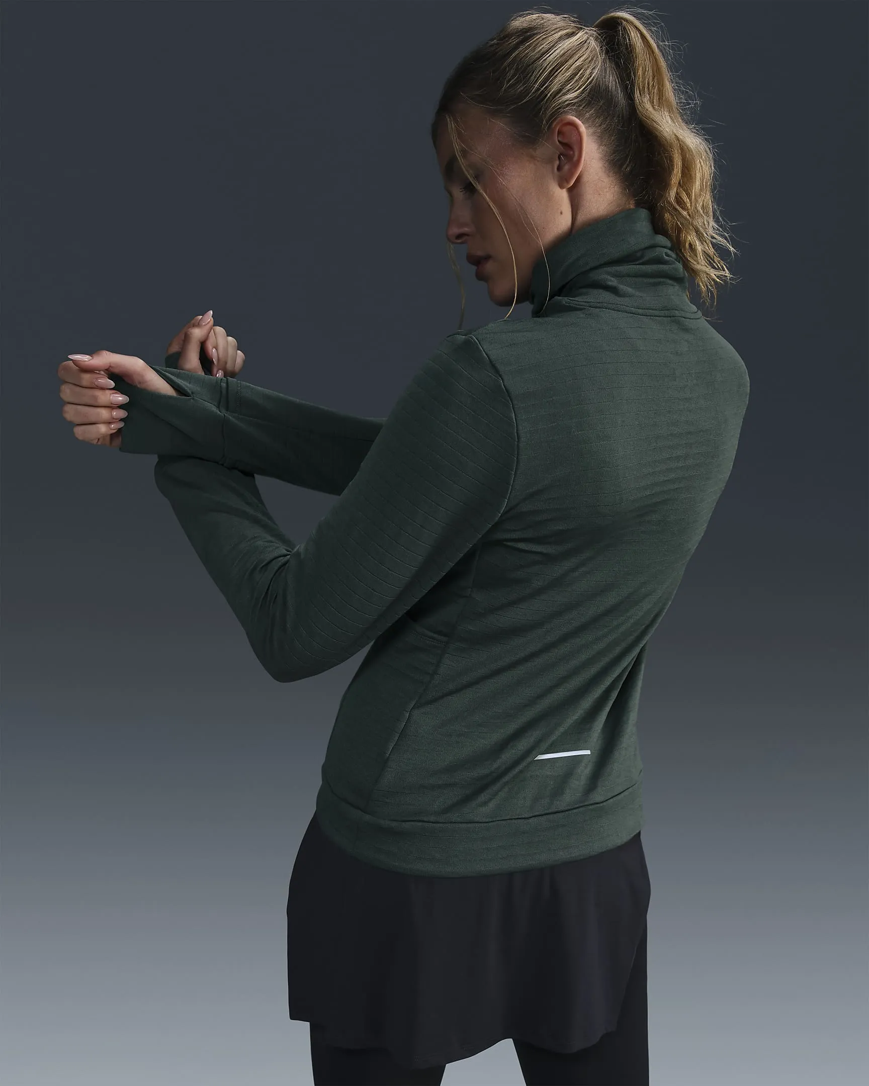 Nike Women's Therma-FIT Swift Element Turtleneck