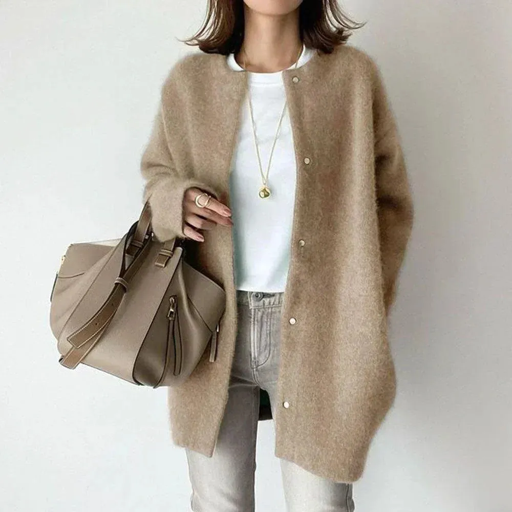 Whitney - Long sleeve cardigan with buttons.